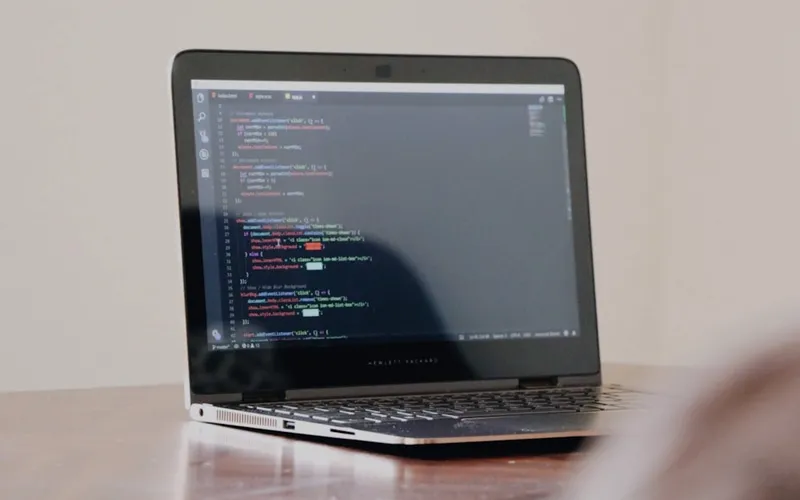 We Finally Got an AI Code Editor That Doesn't Suck